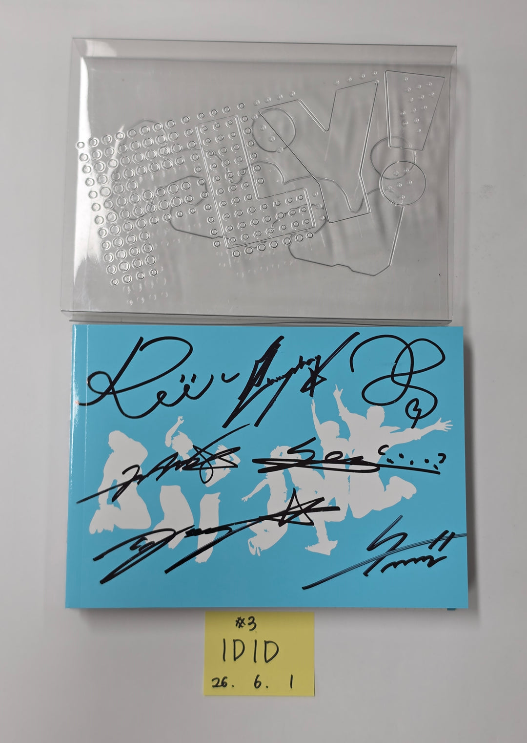 IDID "FLY!" -  Hand Authgraphed (Signed)Promo Album [26.06.01]