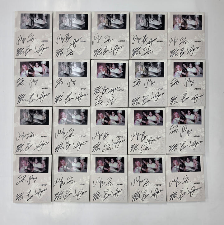 ITZY "Motto"- Hand Autograhped(Signed) Promo Album [26.06.01]