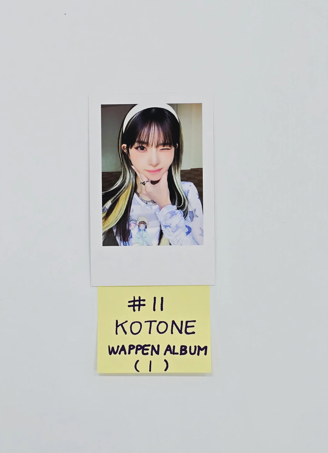 TripleS "LOVE&amp;POP pt.1" - Official Polaroid type Photocard (Wappen Album) [26.06.02]