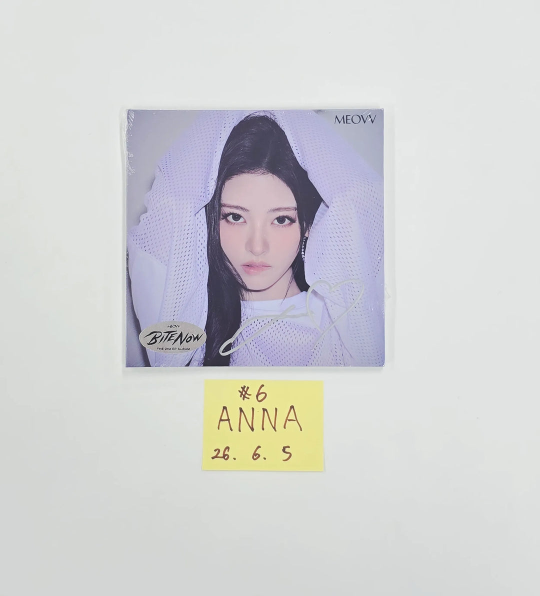 MEOVV "BITE NOW"  - Hand Autographed(Signed) Album [26.06.05]