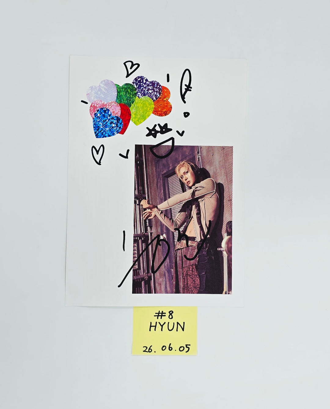 XLOV "UXLXVE" - A Cut Page From Fansign Event Album [26.06.05]
