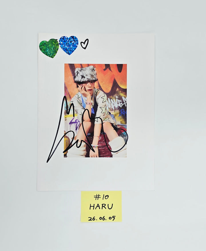 XLOV "UXLXVE" - A Cut Page From Fansign Event Album [26.06.05]
