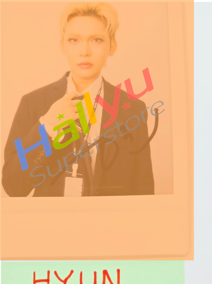 HYUN (of XLOV) - Hand Autograhped(Signed) Polaroid [26.06.29]