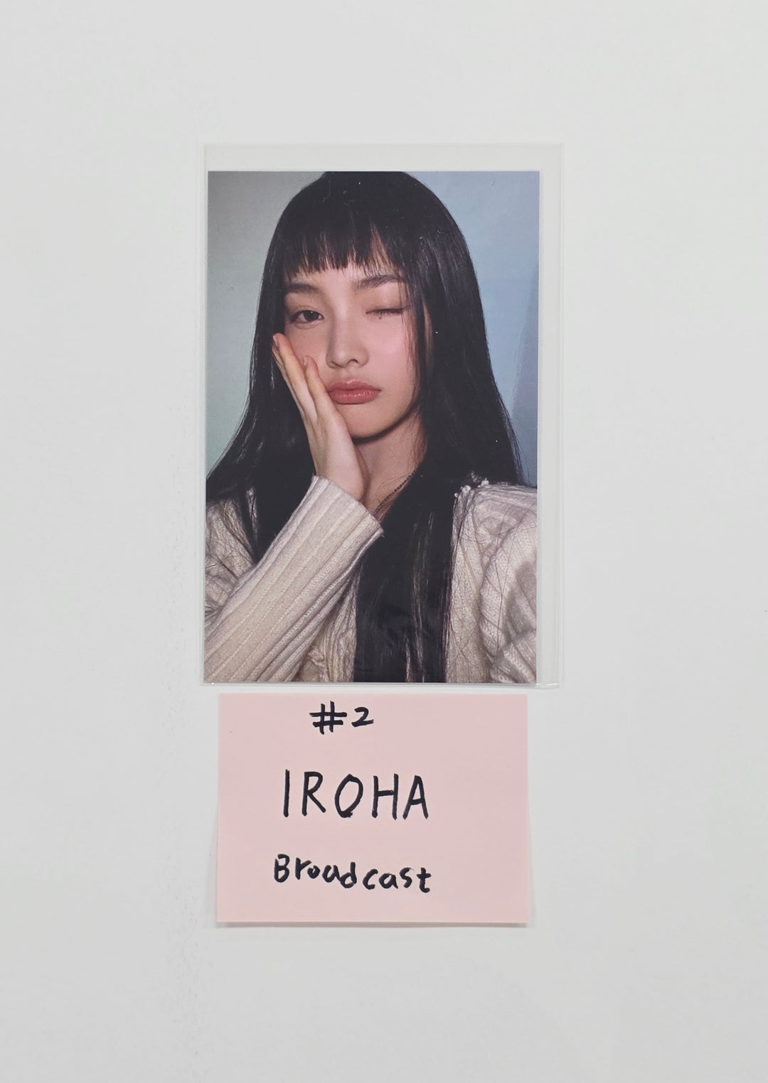 ILLIT - Broadcast Photocard [26.07.08]