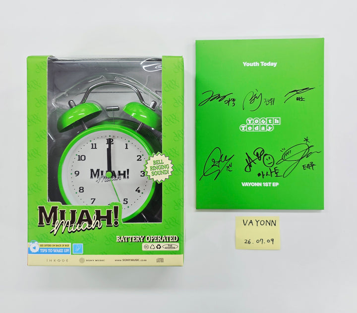 VAYONN "Youth Today" - Hand Autographed(Signed) Promo Album [26.07.09]