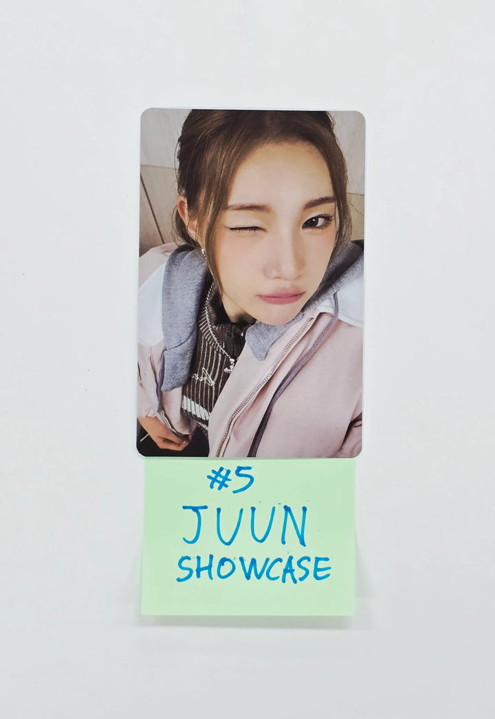 Hearts2Hearts - Debut Showcase Broadcast Photocard [26.07.10]