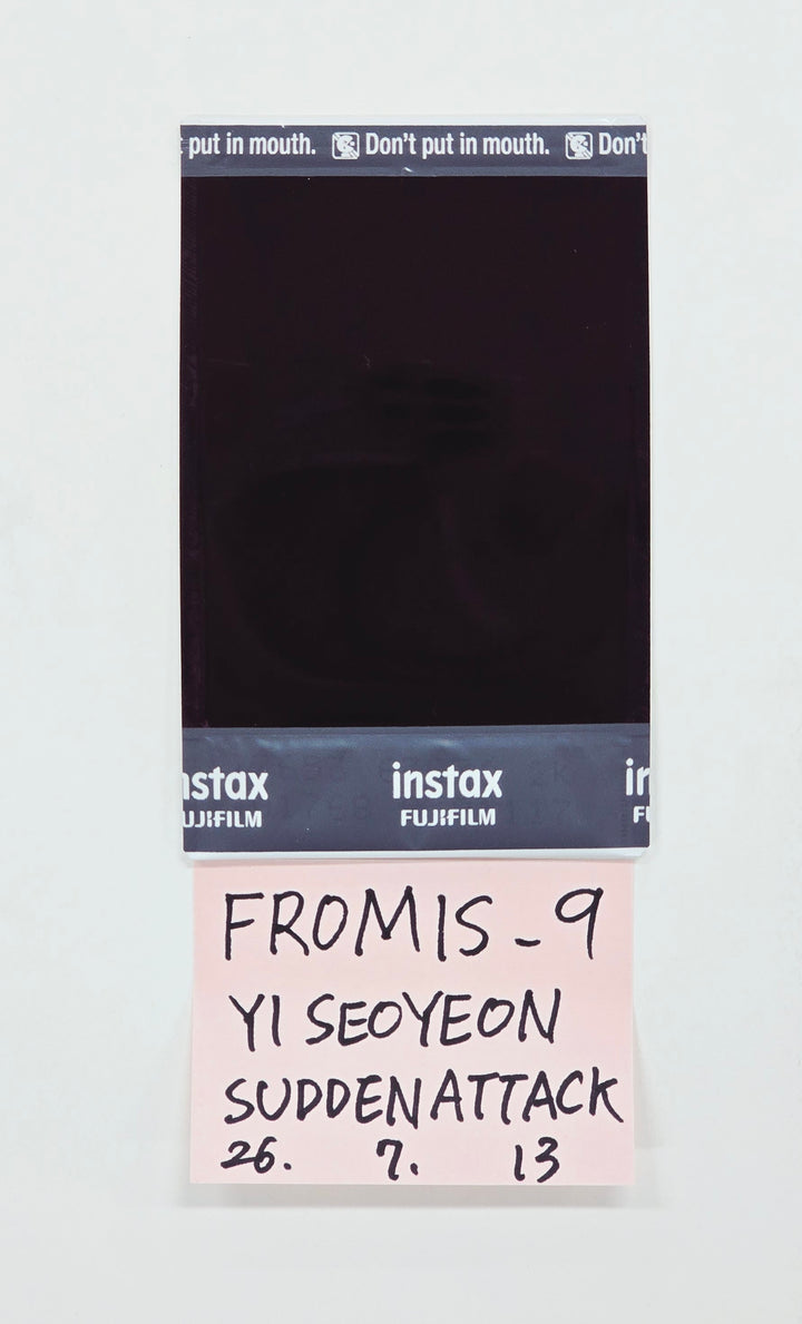 YI SEOYEON (of Fromis_9) - Hand Autographed(Signed) Polaroid [26.07.13]