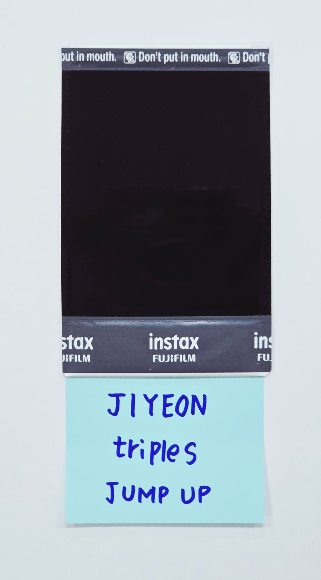 JIYEON (of TripleS) - Hand Autographed(Signed) Polaroid [26.07.14]