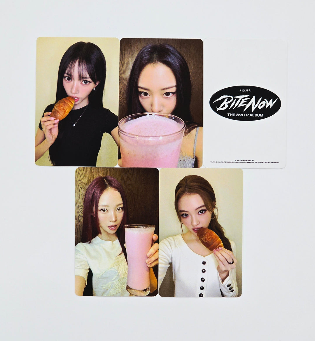 MEOVV - Inkigayo Broadcast Photocard [26.07.22]