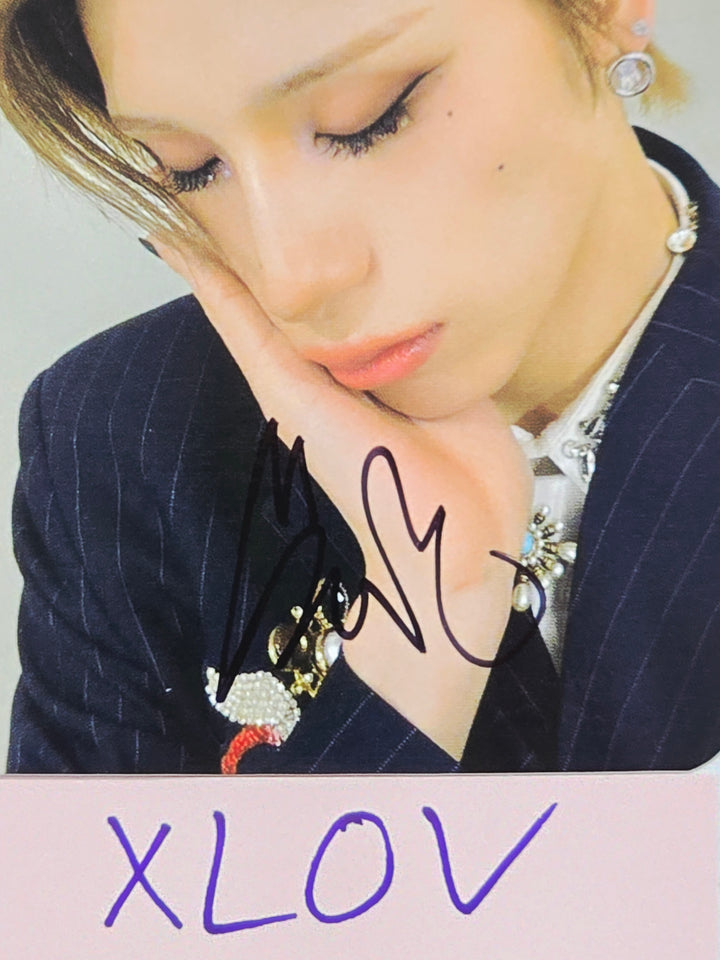 HARU (of XLOV) - Hand Autograhped(Signed) Photocard [26.07.22]