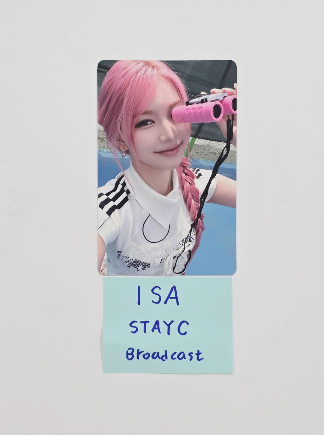 ISA (of StayC) "2:LOVE" - Broadcast Photocard [26.07.23]