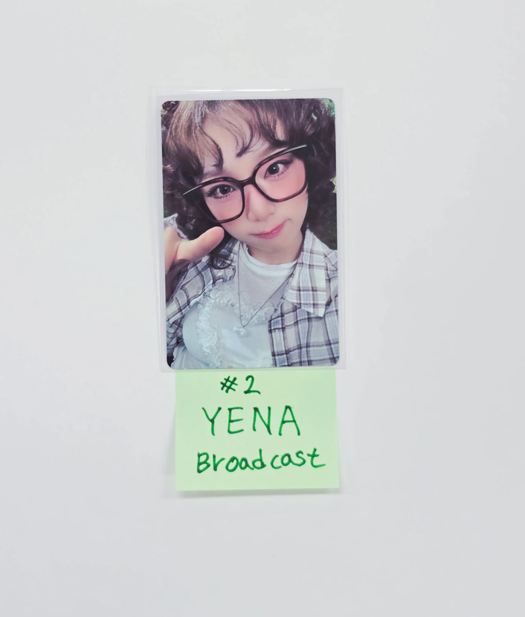 YENA - Broadcast Photocard [26.07.29]