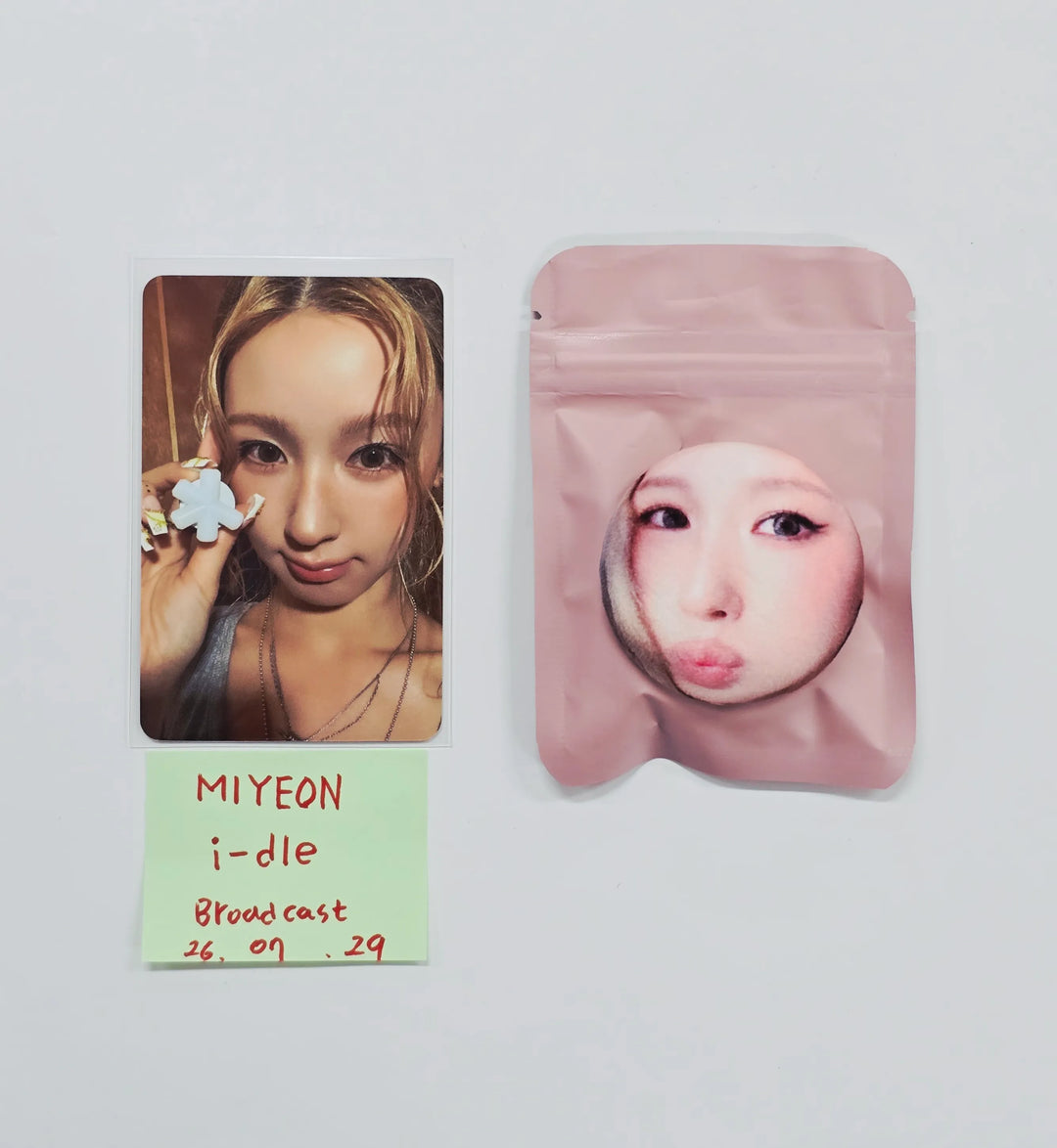 MIYEON (of I-DLE) "We made" - Broadcast Photocard + Squishy canbadge [26.07.29]