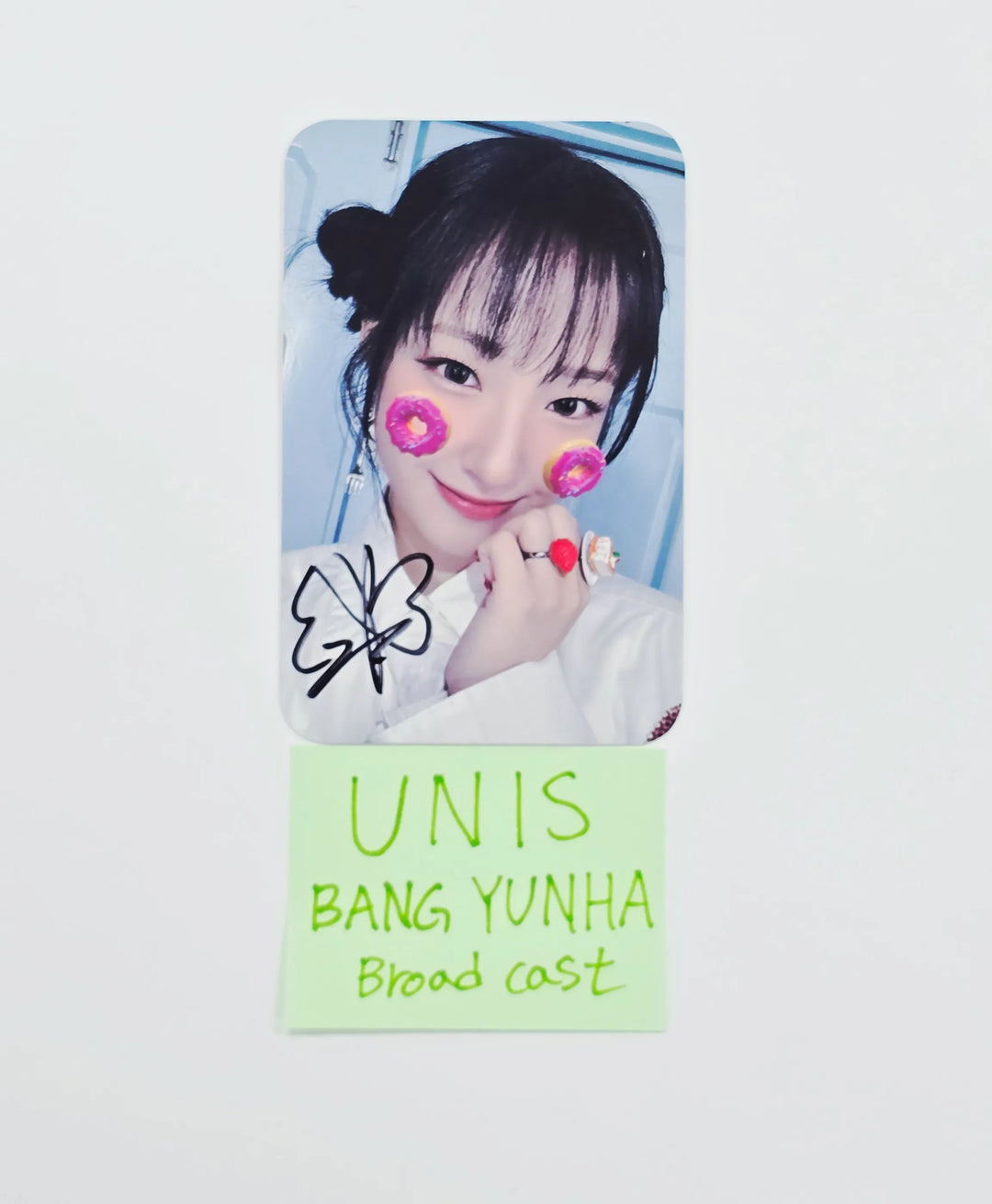BANG YUNHA (of UNIS) "SWICY" - Hand Autographed(Signed) Photocard [26.07.29]