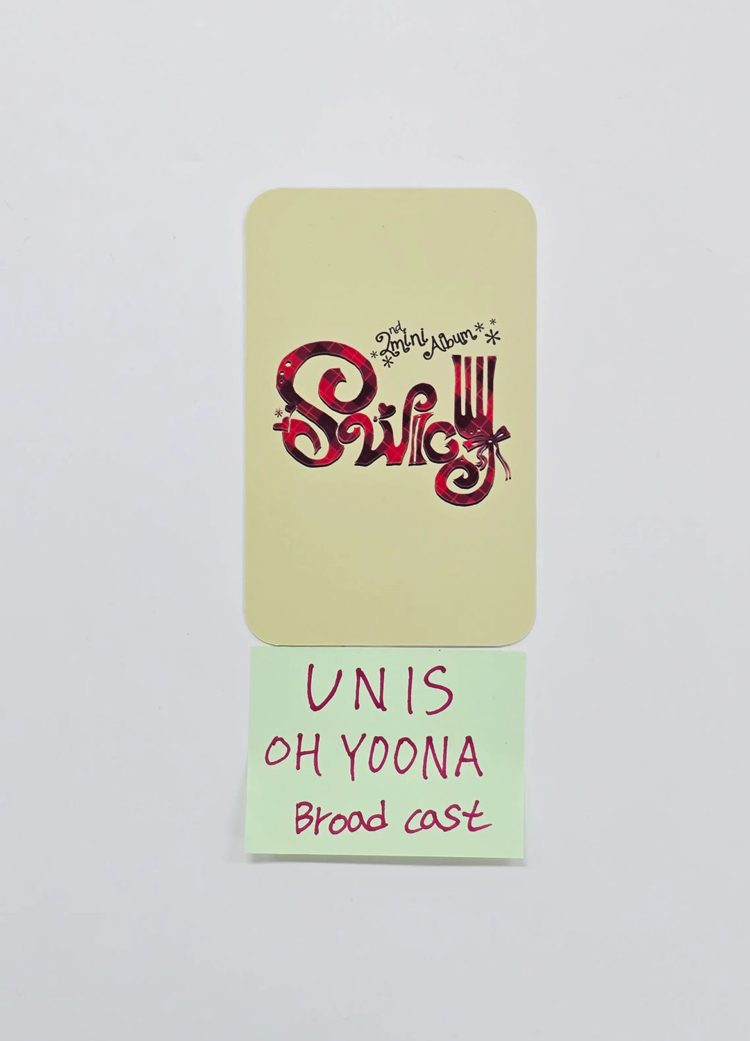 OH YOONA (of UNIS) "SWICY" - Hand Autographed(Signed) Photocard [26.07.29]
