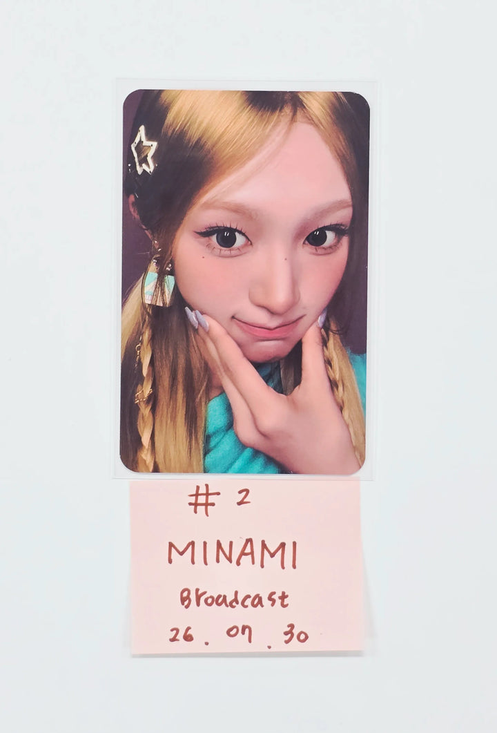 RESCENE "Pretty Girl" - Broadcast Photocard [26.07.30]