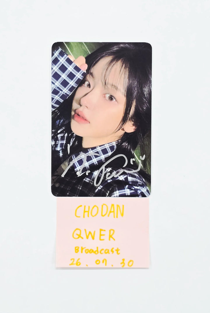 CHODAN (of QWER) - Hand Autographed(Signed) Broadcast Photocard [26.07.30]
