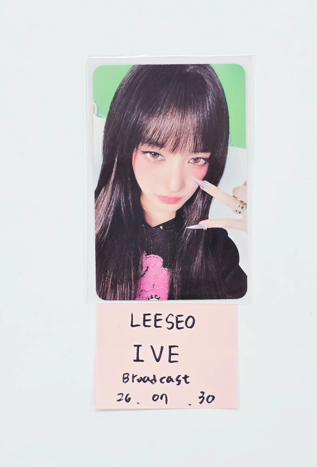 LEESEO (of IVE) - Broadcast Photocard [26.07.30]