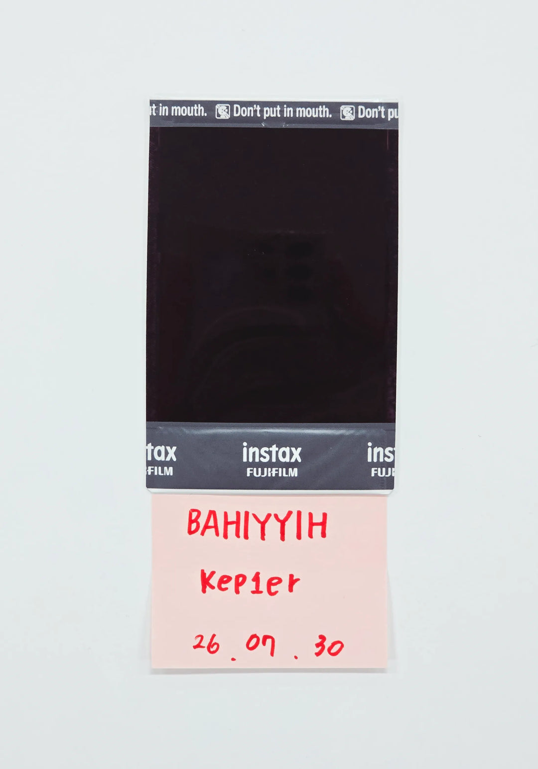 BAHIYYIH (of Kep1er) - Hand Autographed(Signed) Polaroid [26.07.30]