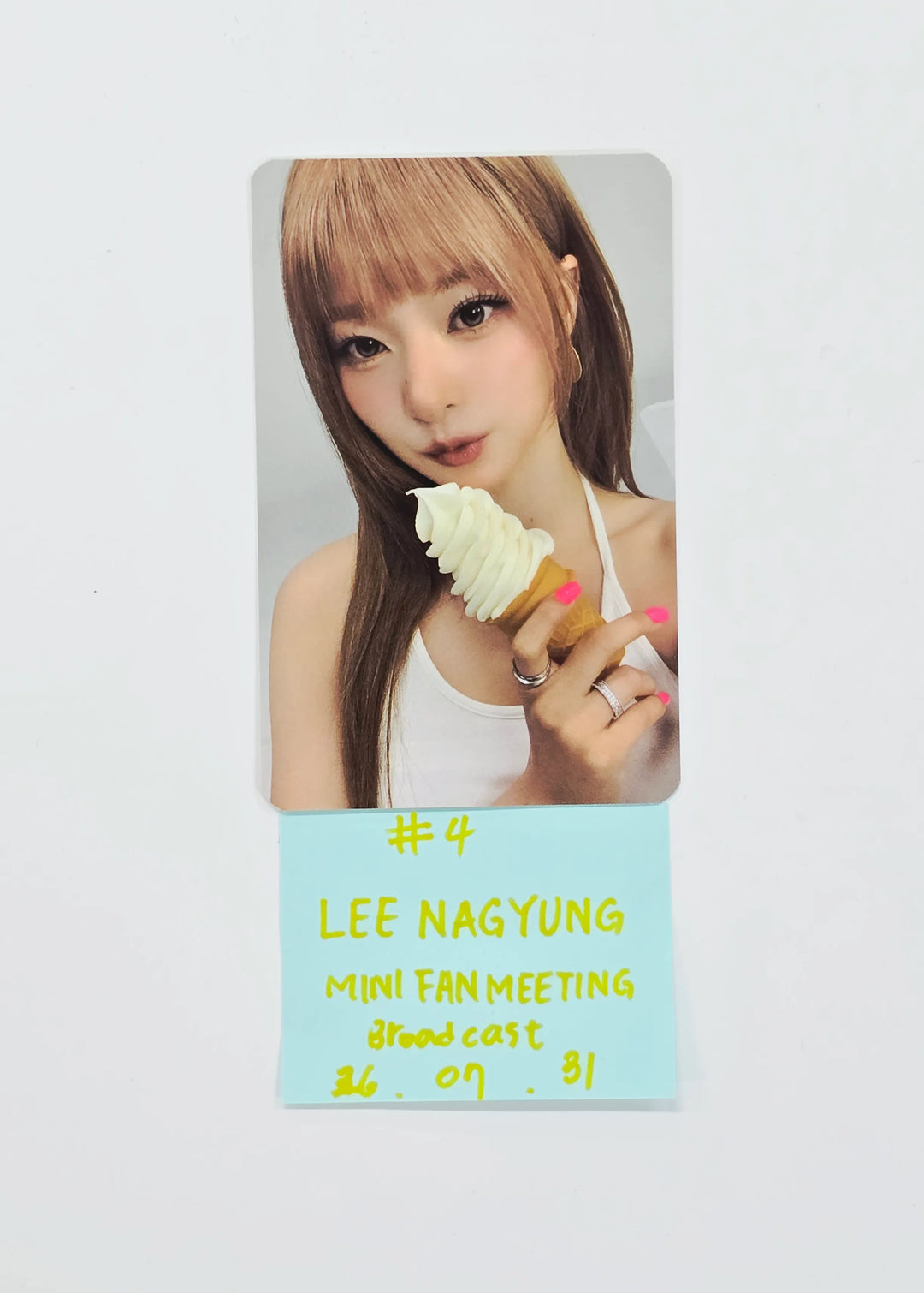 fromis_9 "Glow ME" - Mini FanMeeting Broadcast Photocard [26.07.31]