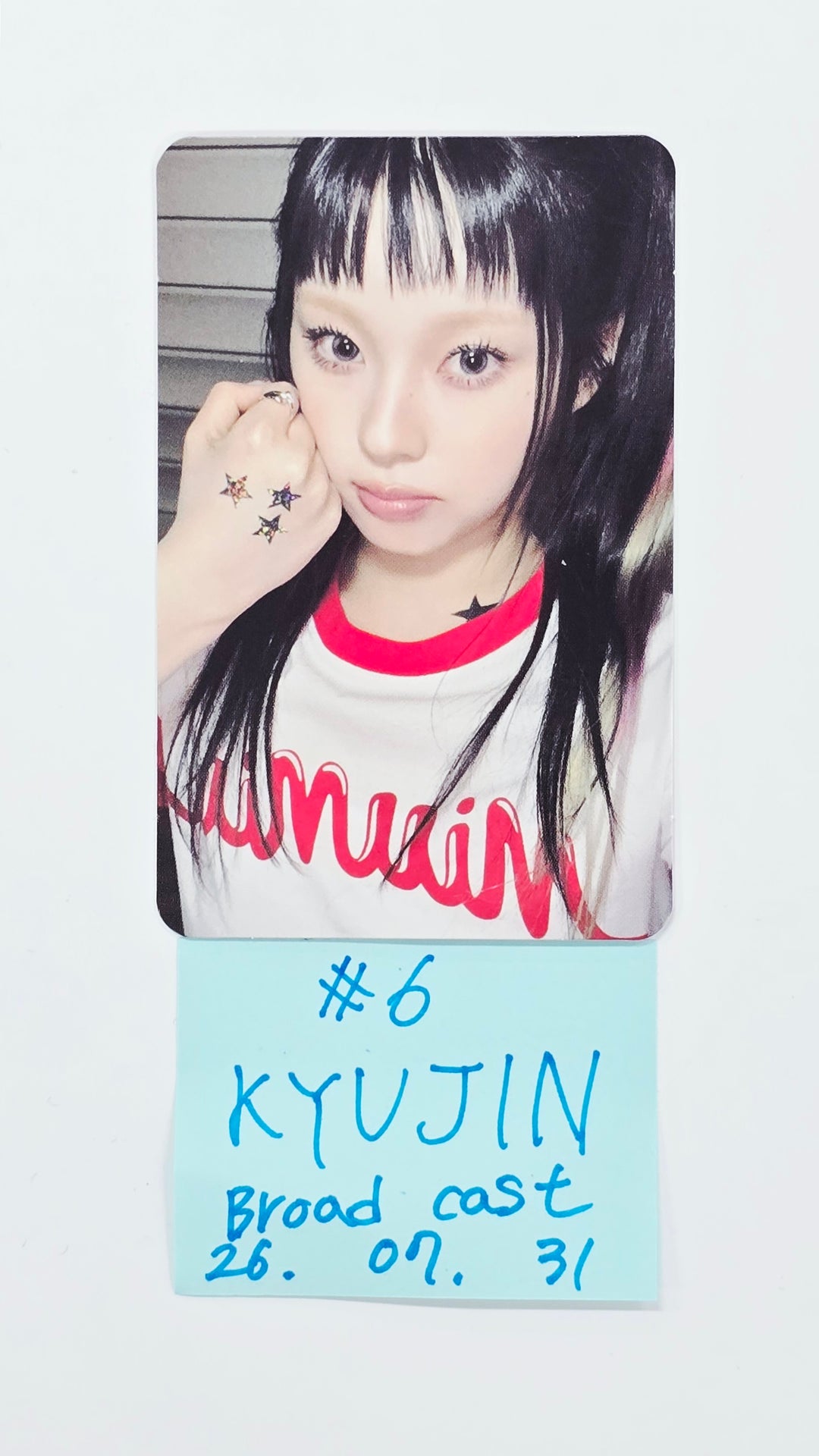 NMIXX "Fe3O4: STICK OUT" - Broadcast Photocard [26.07.31]