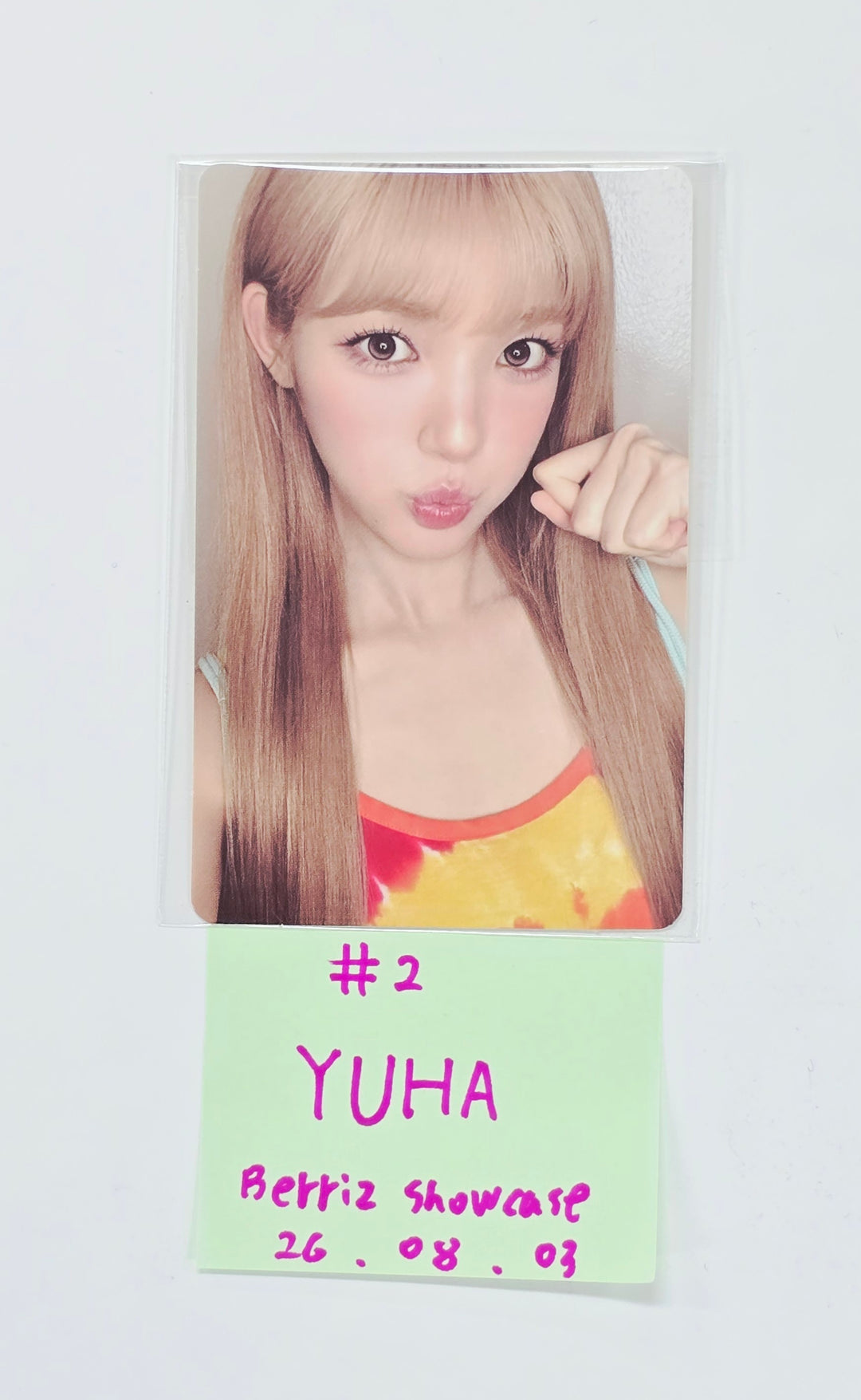 Hearts2Hearts "Lemon Tang" - Berriz Showcase Photocard [26.08.03]