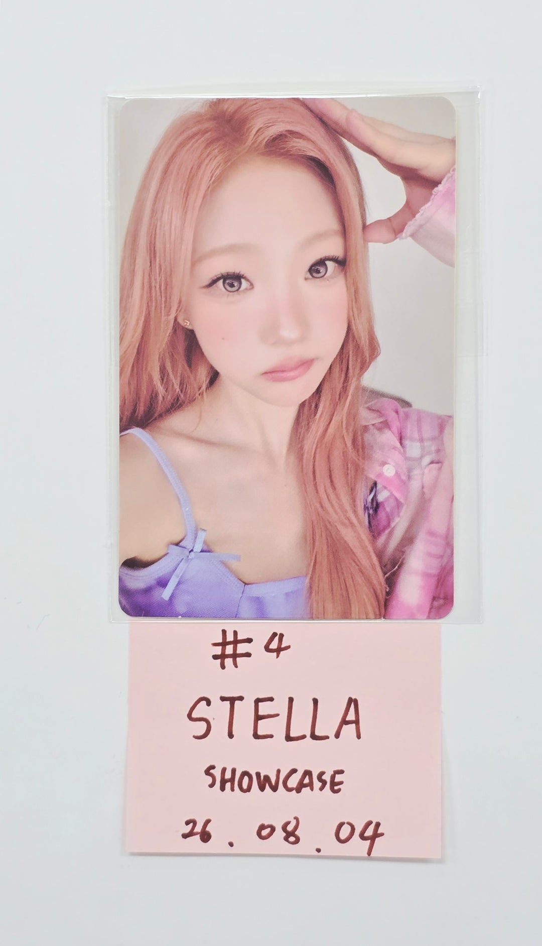 Hearts2Hearts "Lemon Tang" - Berriz Showcase Photocard [26.08.04]