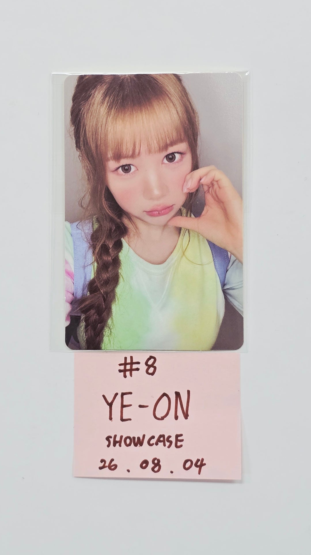 Hearts2Hearts "Lemon Tang" - Berriz Showcase Photocard [26.08.04]