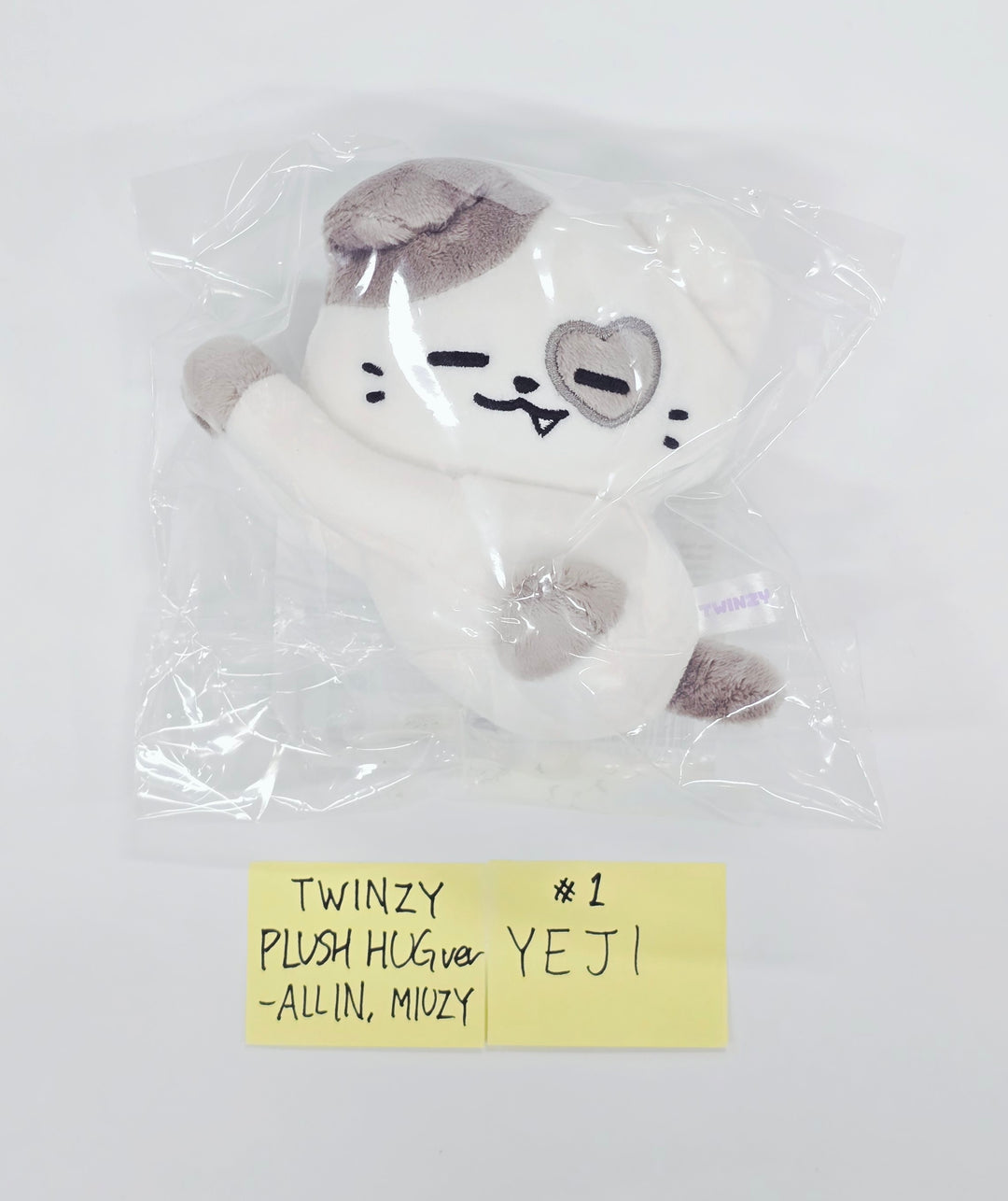 ITZY - ITZY 5th FanMeeting "All in, Midzy" POP-UP Store MD [26.08.07]