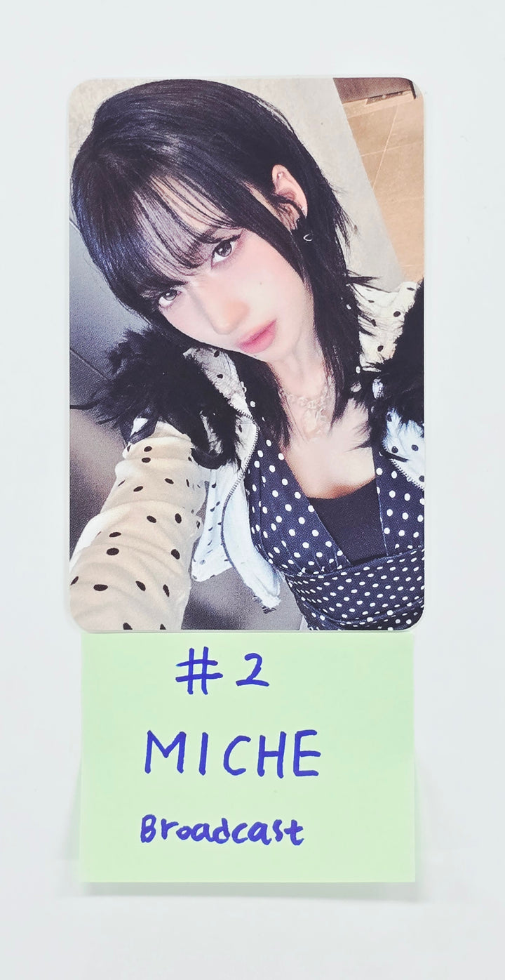 A2O MAY - Broadcast Photocard [26.08.11]