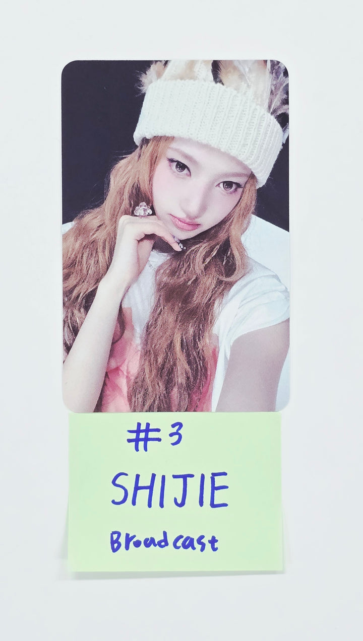 A2O MAY - Broadcast Photocard [26.08.11]