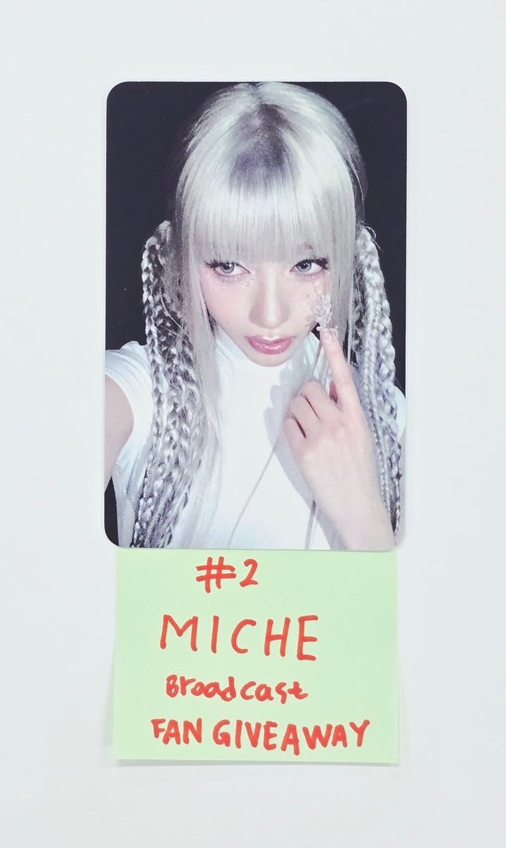 A2O MAY - Broadcast Fan Giveaway Photocard [26.08.11]