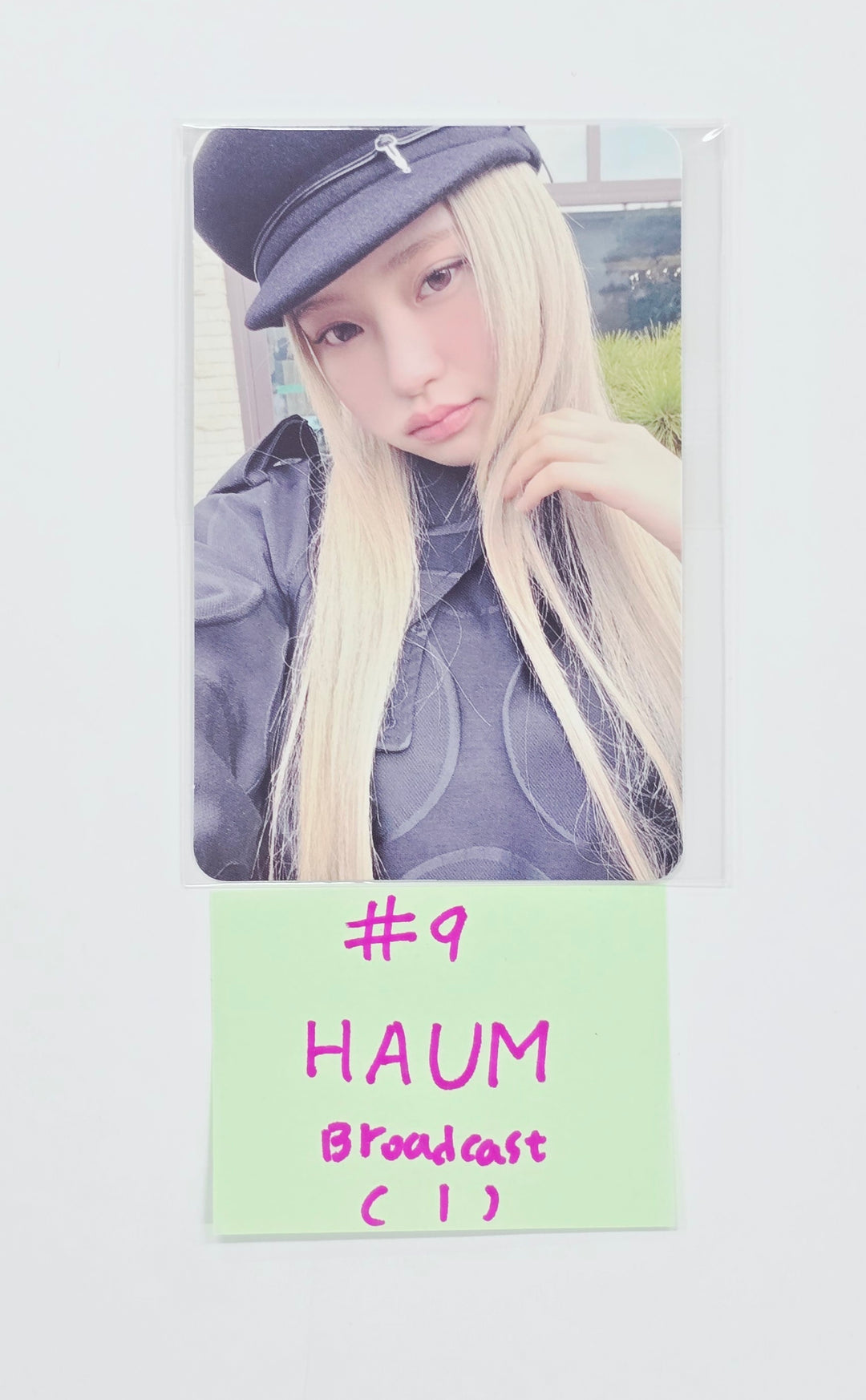 KiiiKiii -  Broadcast Photocard [26.08.11]