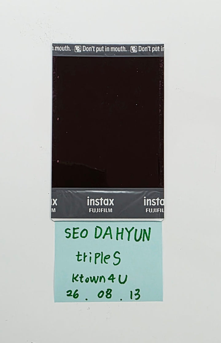 SEO DAHYUN (of TripleS) - Hand Autographed(Signed) Polaroid [26.08.13]