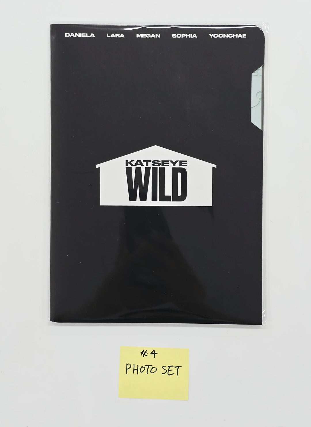 KATSEYE "WILD" - POP-UP MD [26.08.14]