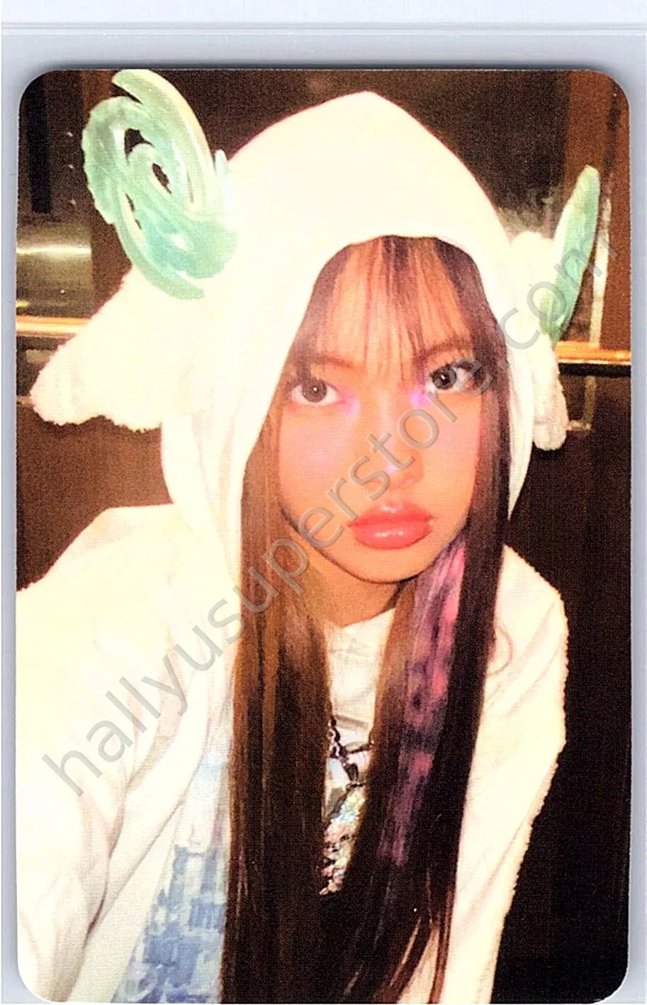 NewJeans - Hyein - NewJeans “OMG” A version album photocard version 2 weverse album version