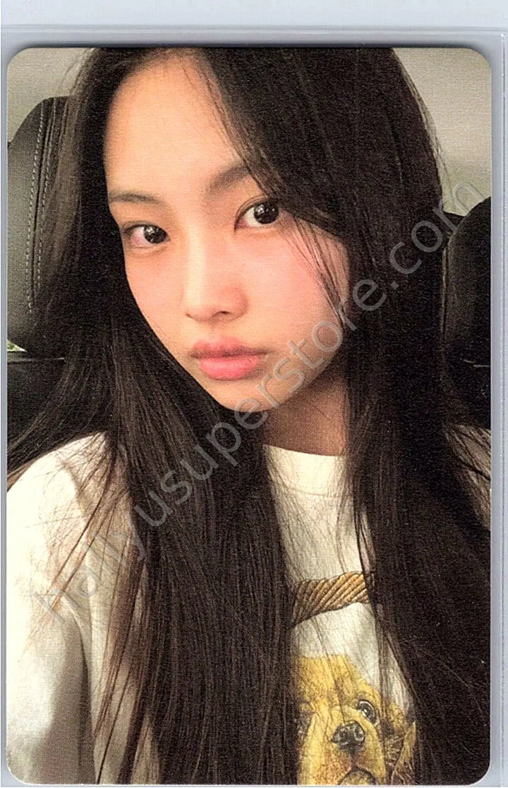 NewJeans - Hyein - NewJeans 1st EP “New Jeans” album photocard bluebook version hyein version