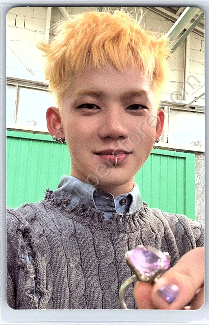 TREASURE - Choi Hyunsuk - Pleasure album photocard green version photocard