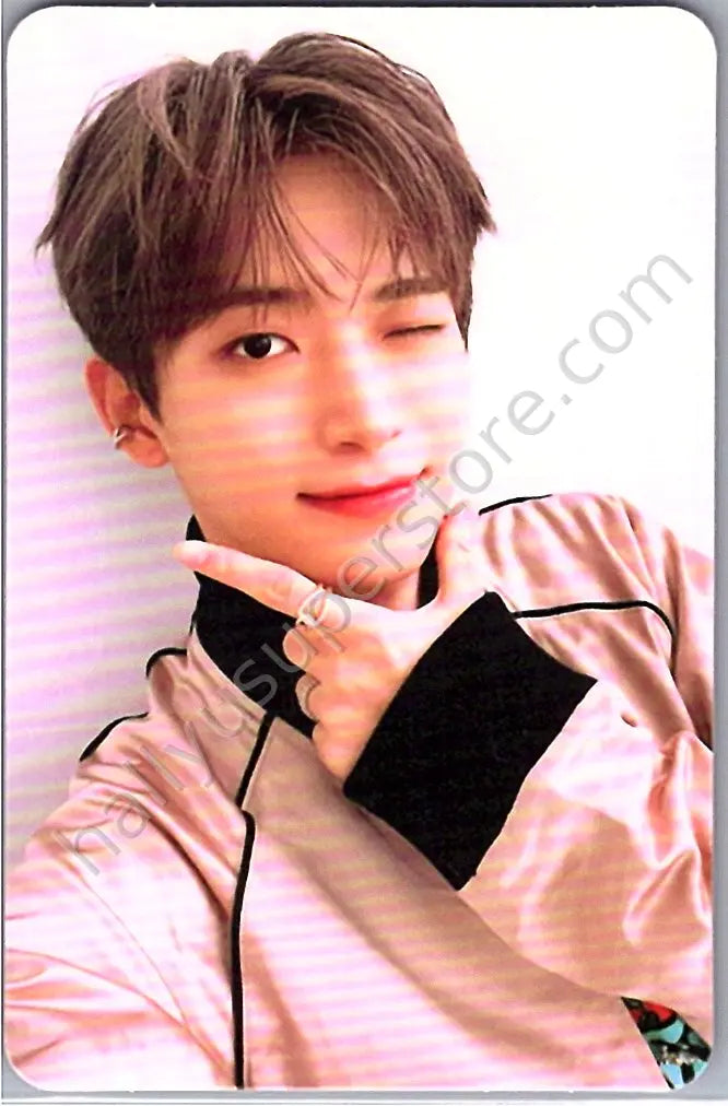 CRAVITY - Jungmo - NEW WAVE ‘us’ version album photocard