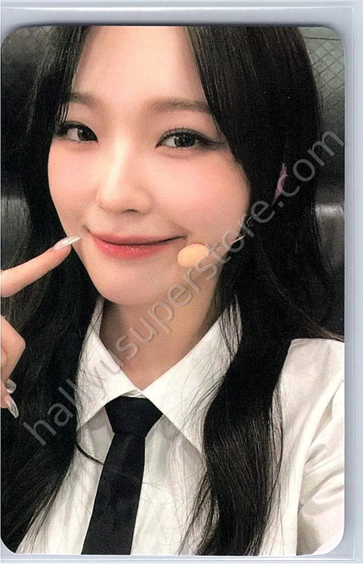 fromis_9 - Jiheon - Unlock My World