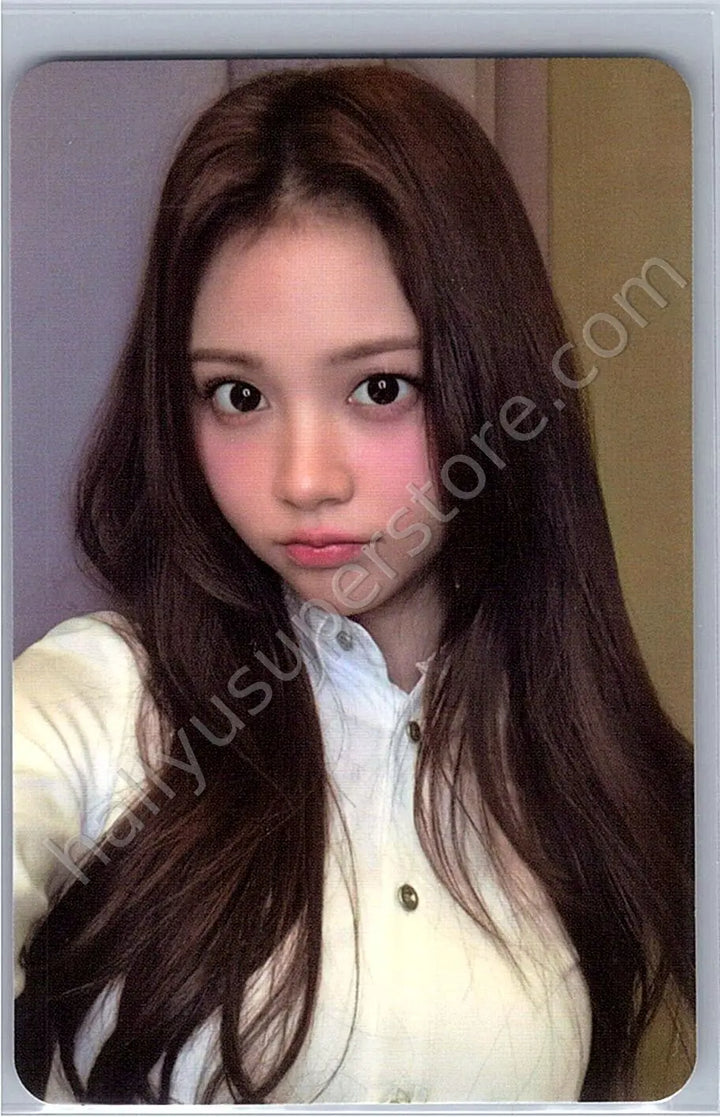 Hearts2Hearts - Carmen - S2U Official Membership merch inclusion photocard set