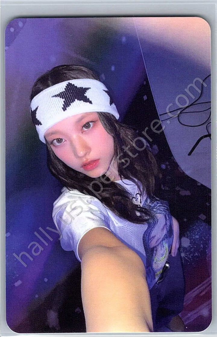 NewJeans - Haerin - Supernatural album photocard cross bag version haerin version