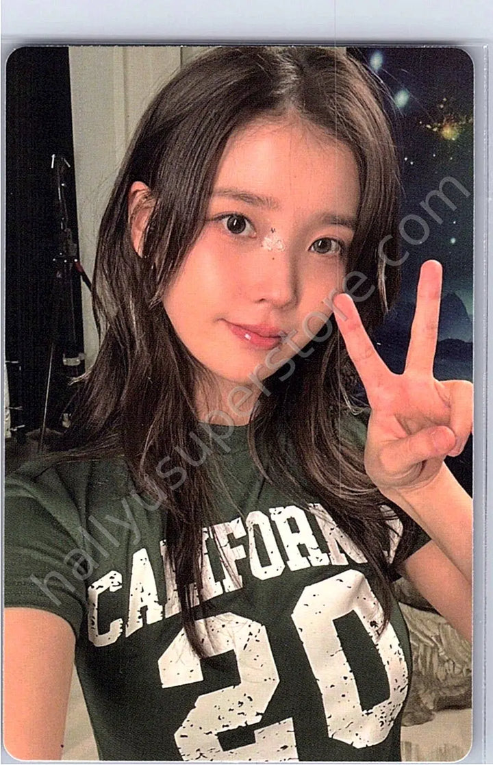 IU - IU - 8th UAENA Membership Kit photocard set