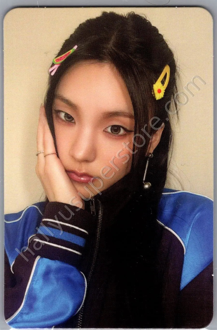 ITZY - Yeji - Gold