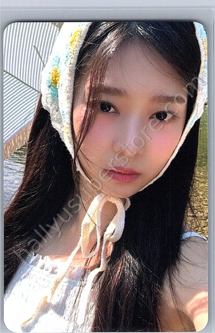IZ*ONE - Minju - 2025 SEASON’S GREETINGS - Blooming Road photocard set