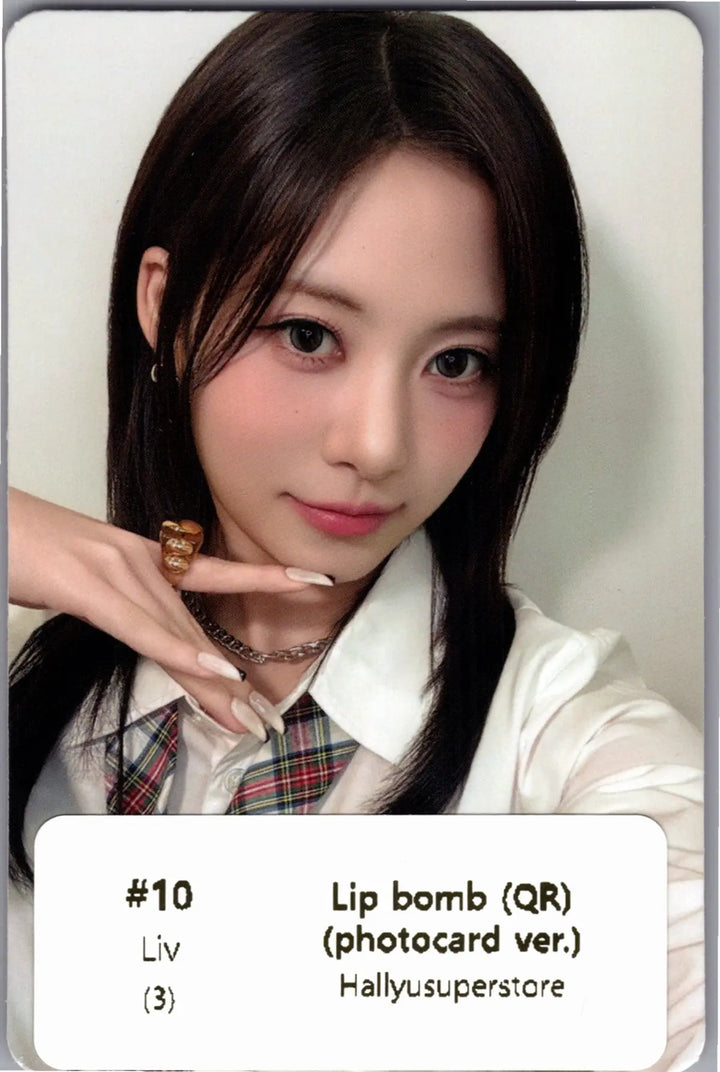 RESCENE "Lip bomb" - Official Photocard (QR)(Photocard Ver.) [26.07.24]