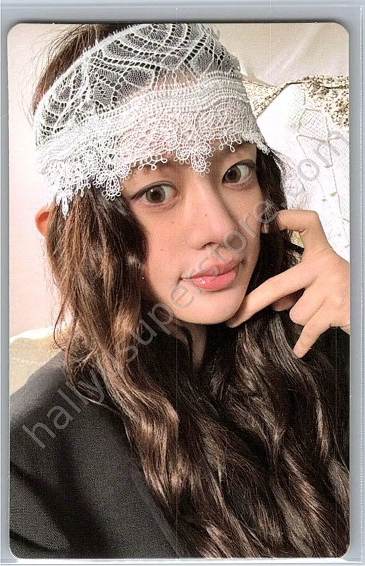 ILLIT - Minju - bomb A version album photocard star bomb version