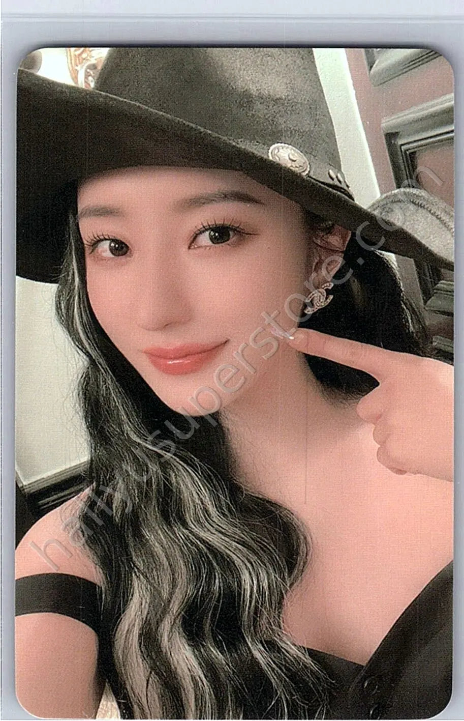 Dreamcatcher - SuA - Dreamcatcher - JiU - Luck Inside 7 Doors World Tour Event trading card version 2