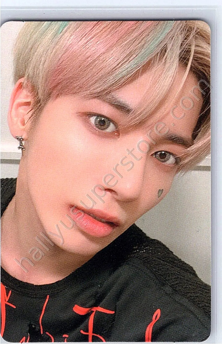 TOMORROW X TOGETHER - Taehyun - The Chaos Chapter: Fight or Escape album photocard escape together version