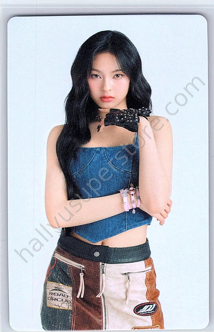 BABYMONSTER - Chiquita - Hello Monsters 1st World Tour A version japan tour merch trading card